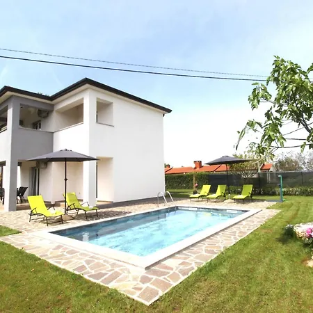 Mares 2 Apartment *