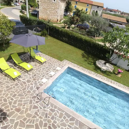 Mares 2 Apartment